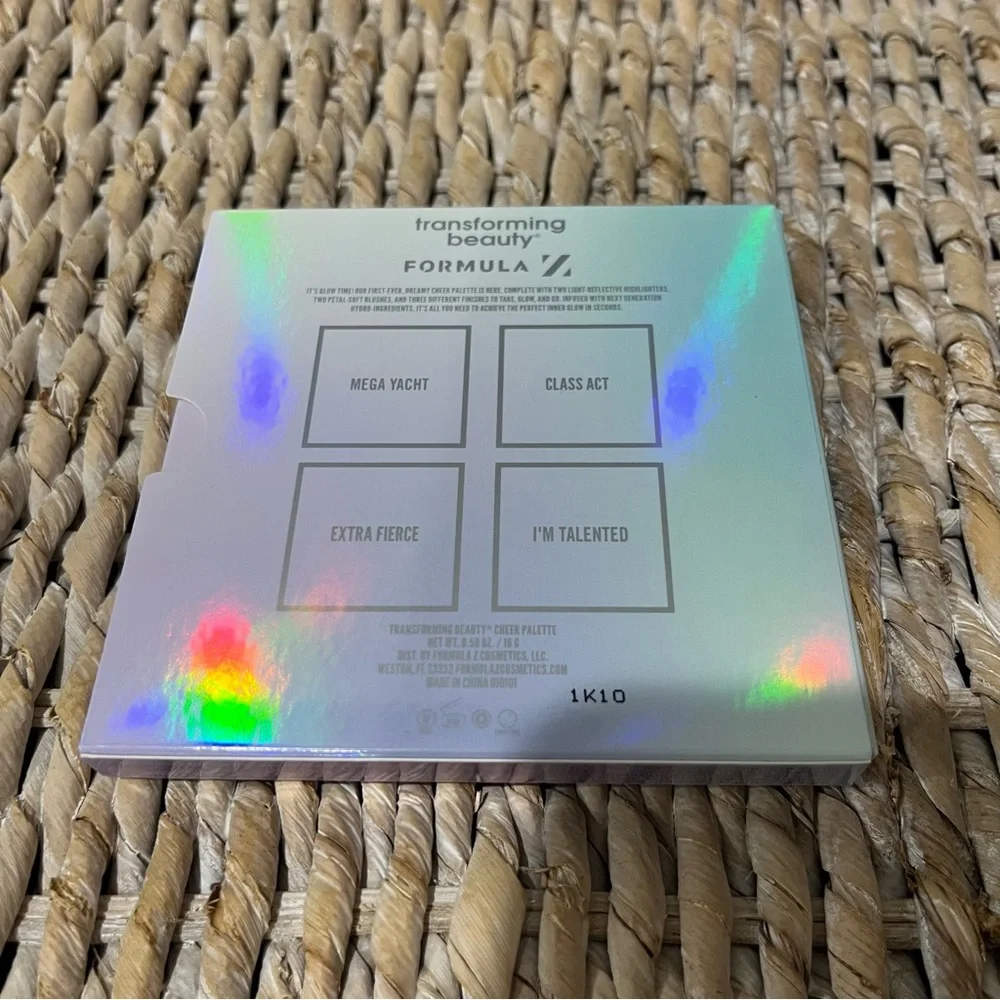 Formula Z‎ Transforming Beauty Highlighter Blush Cheek Palette.